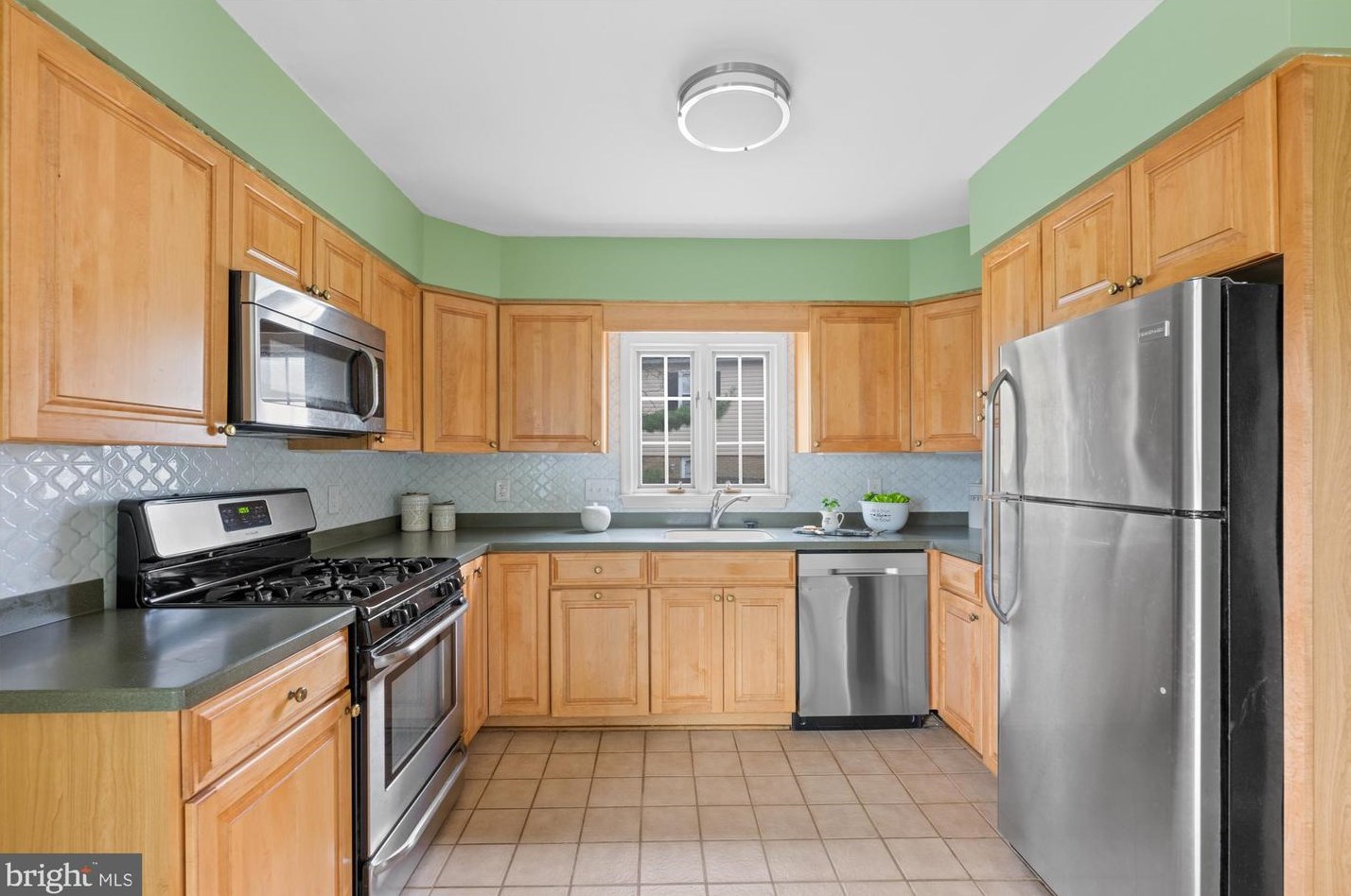 207 Summit Hall Rd, Gaithersburg MD  20877-1825 exterior