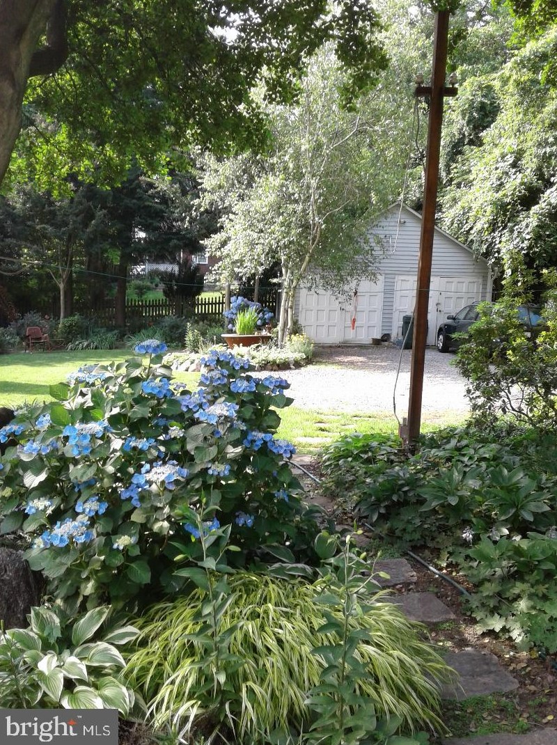 109 Williamsburg Dr, Silver Spring, MD 20901-2507