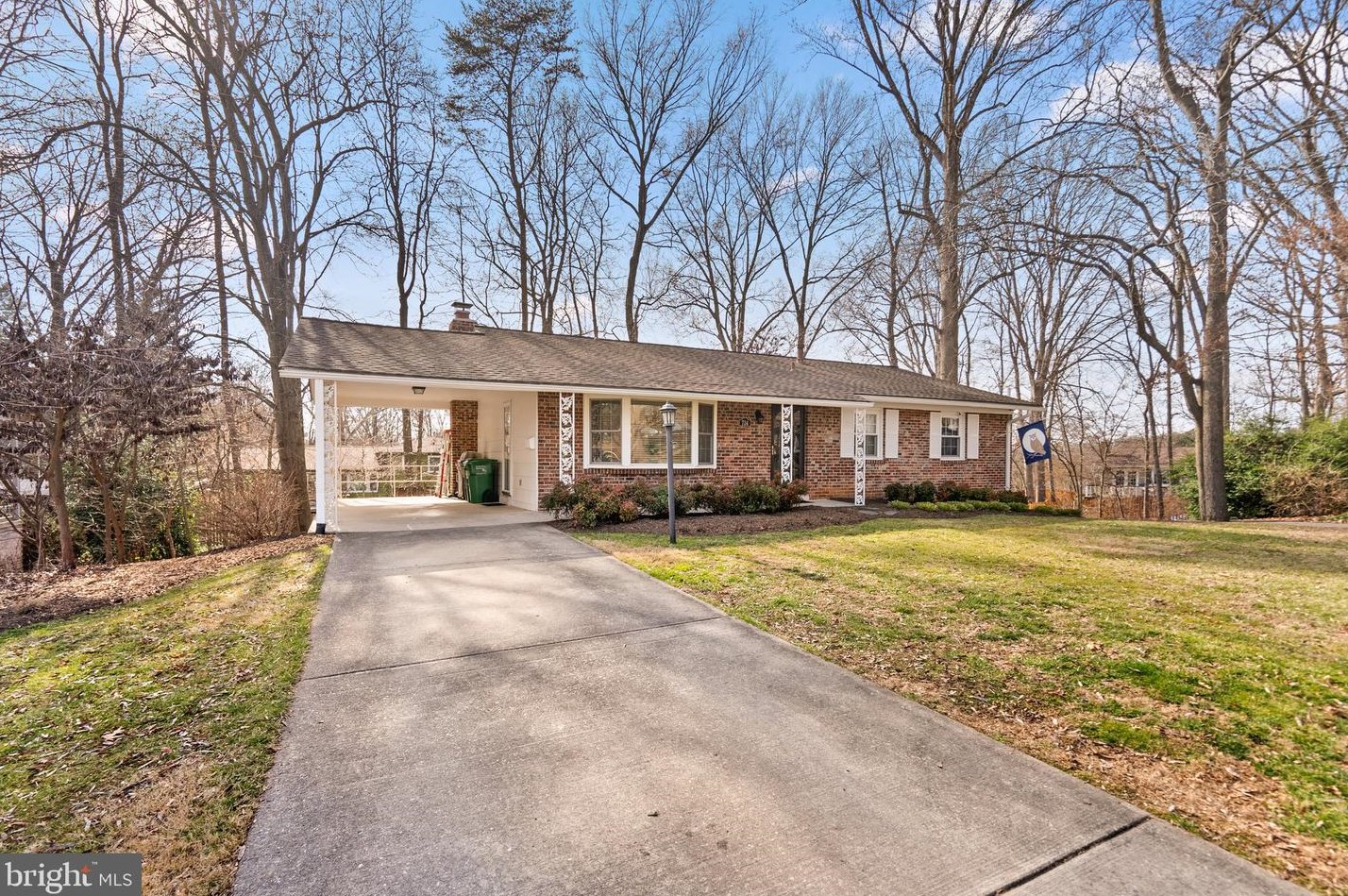 734 Tiffany Ct, Gaithersburg, MD 20878-1823