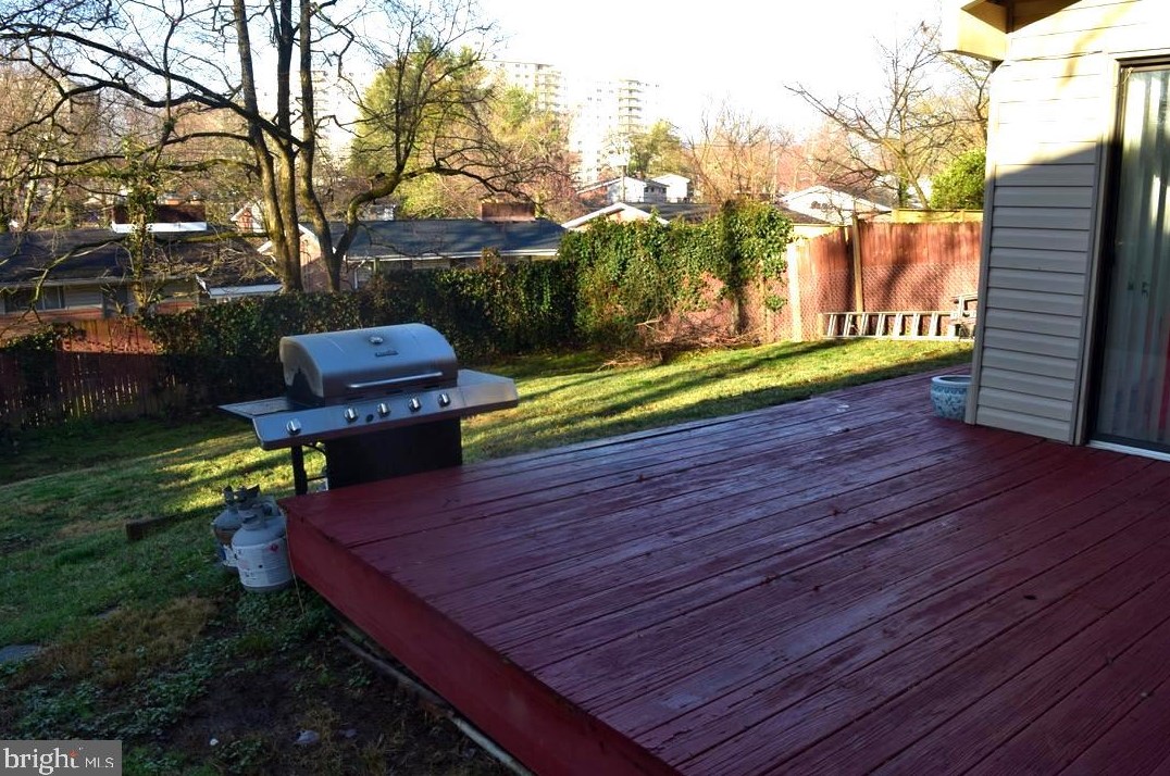 11216 Bybee St, Silver Spring MD 20902-3205 exterior