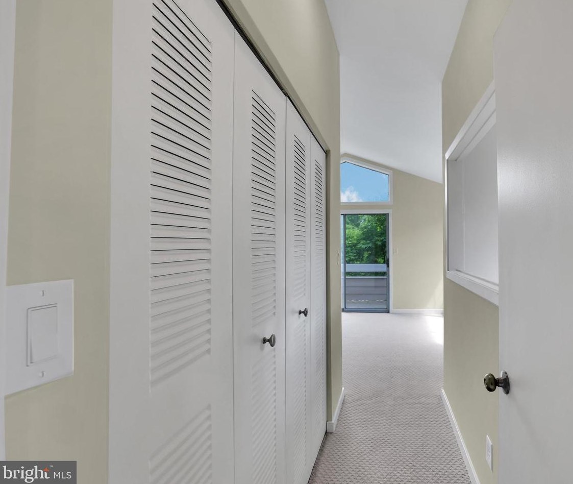 9838 Islandside Dr, Gaithersburg MD 20886-4210 exterior