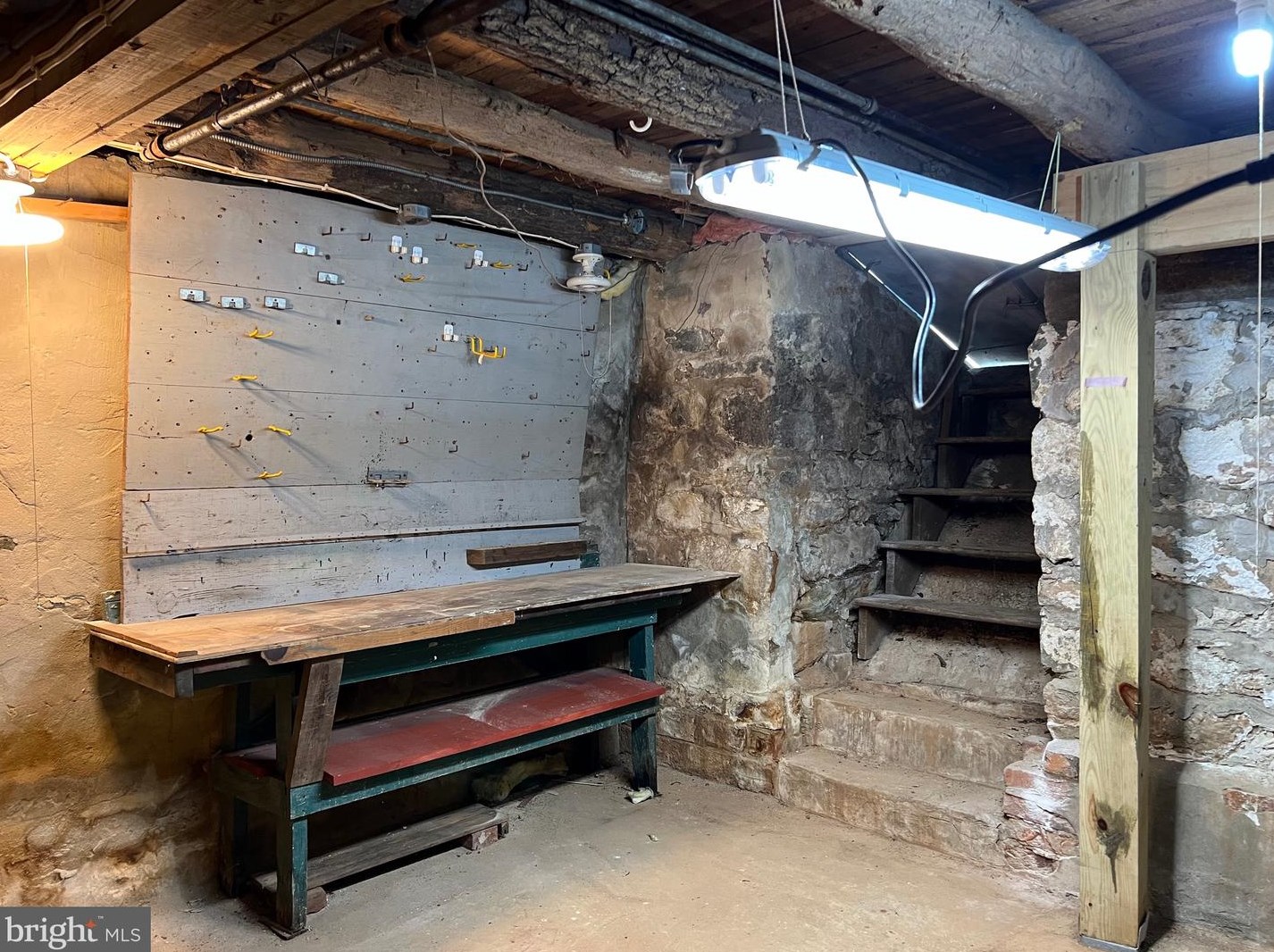 6 High St, Unity MD  20833-2500 exterior