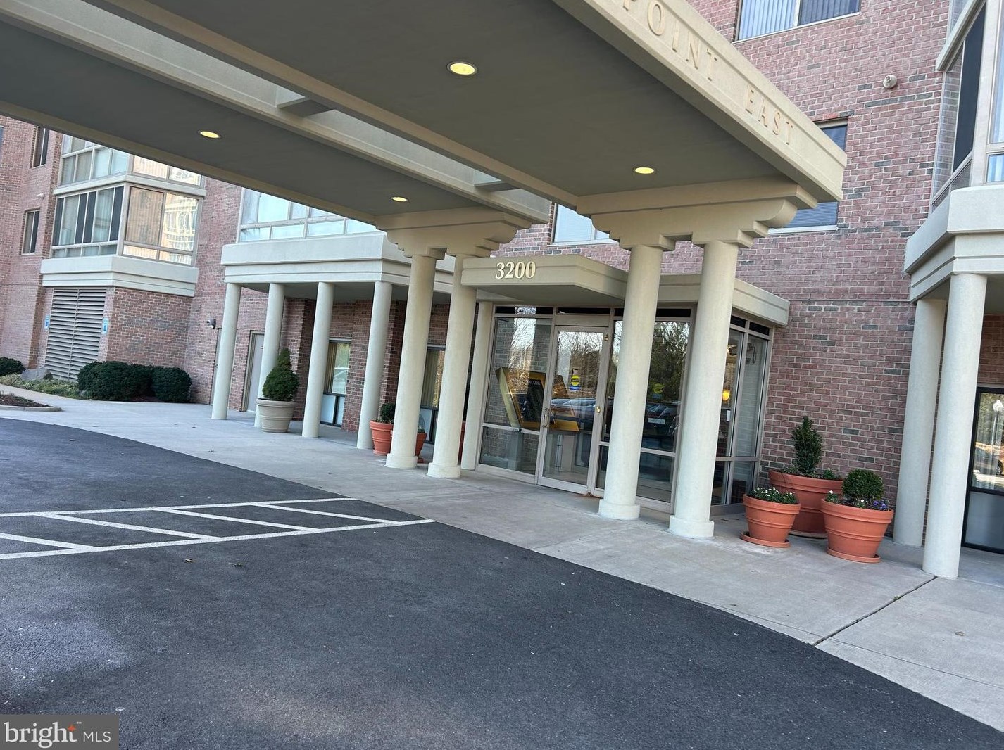 3200 N Leisure World Blvd Apt 609, Silver Spring, MD 20906