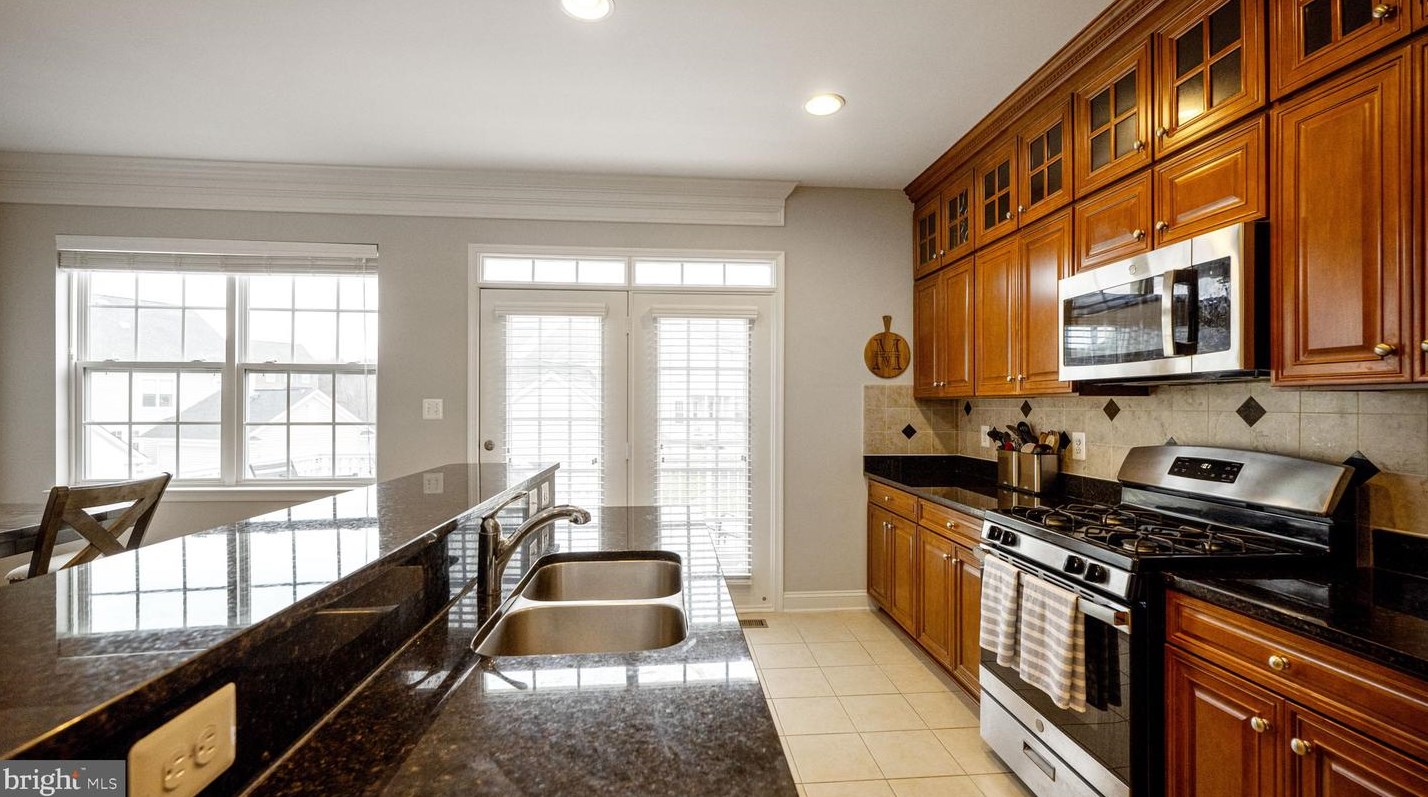 12702 Horseshoe Bend Cir, Clarksburg MD  20871-9387 exterior