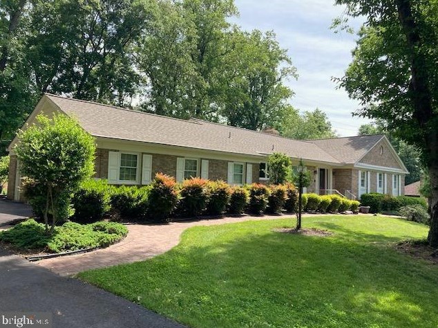 13201 Colton Ln, Gaithersburg, MD 20878-2103
