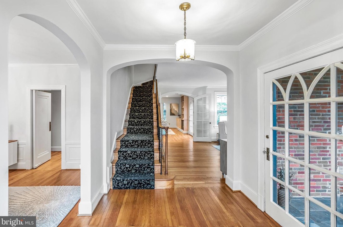 5621 Grove St, Bethesda, MD 20815-3420