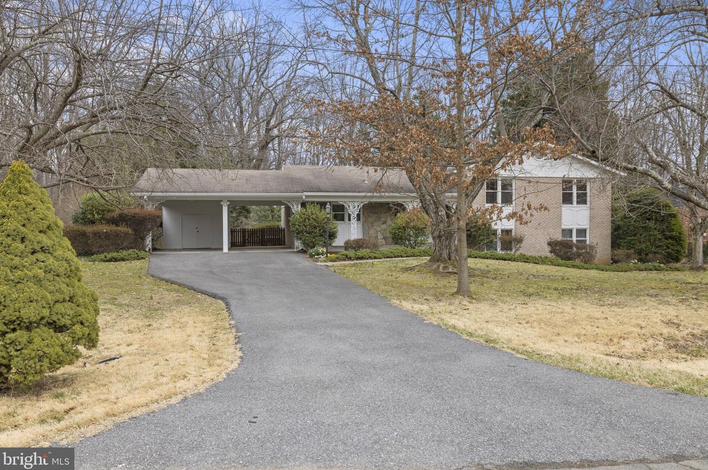 14929 Waterway Dr, Rockville, MD 20853-3640