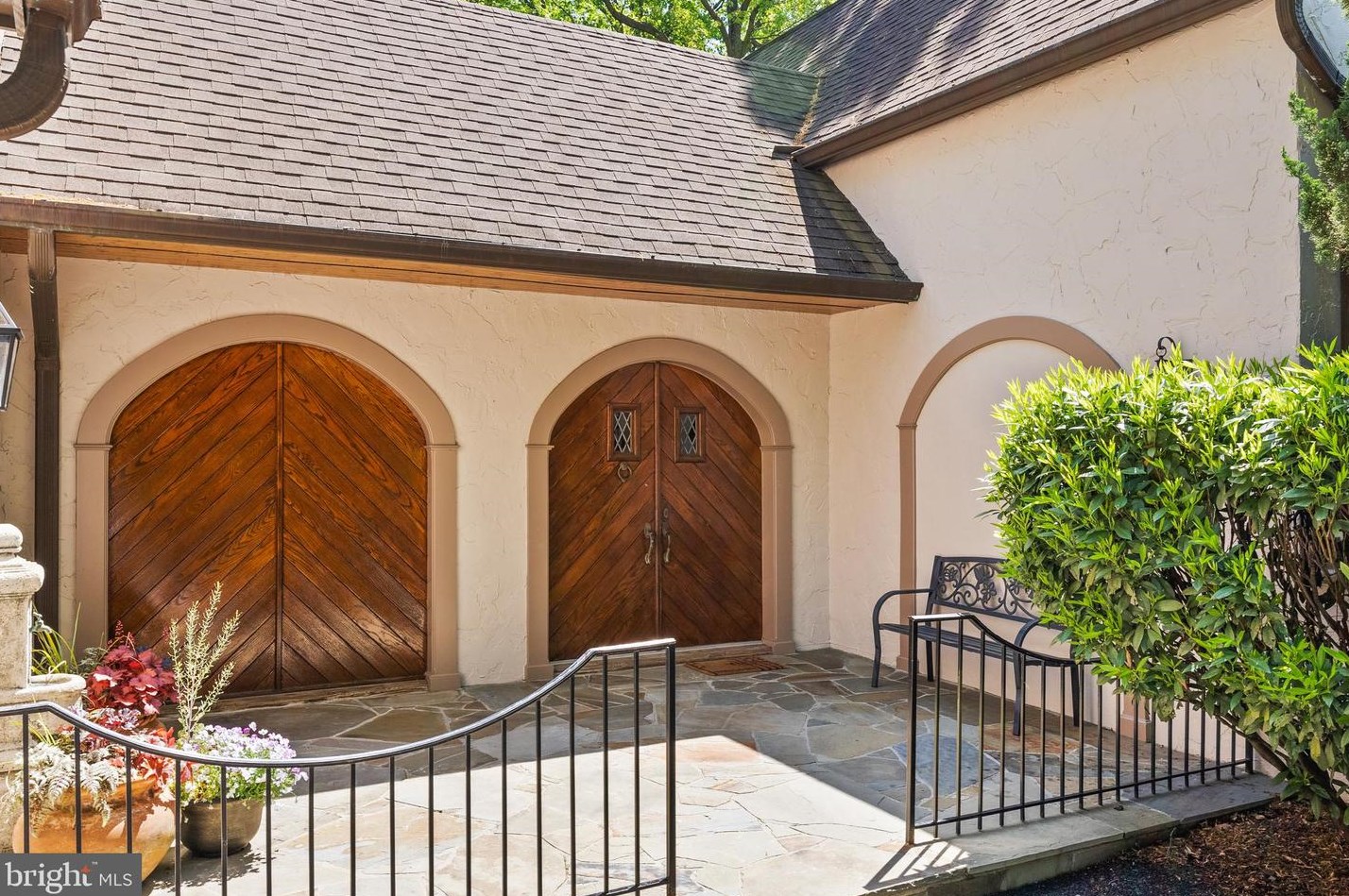 7211 Brookstone Ct, Rockville MD 20854-4838 exterior