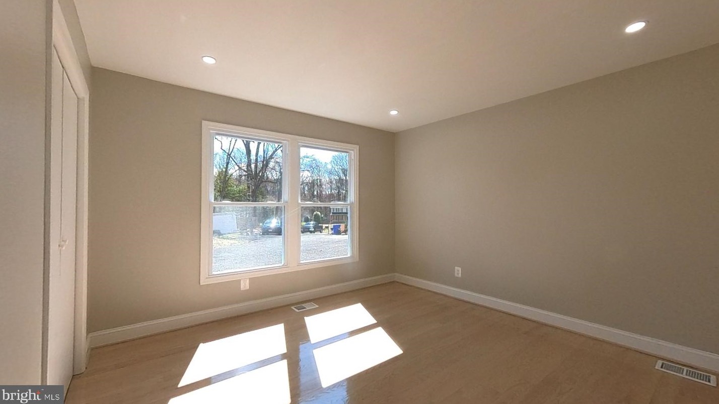 14008 Colesville Manor Pl, Silver Spring MD  20904-1100 exterior