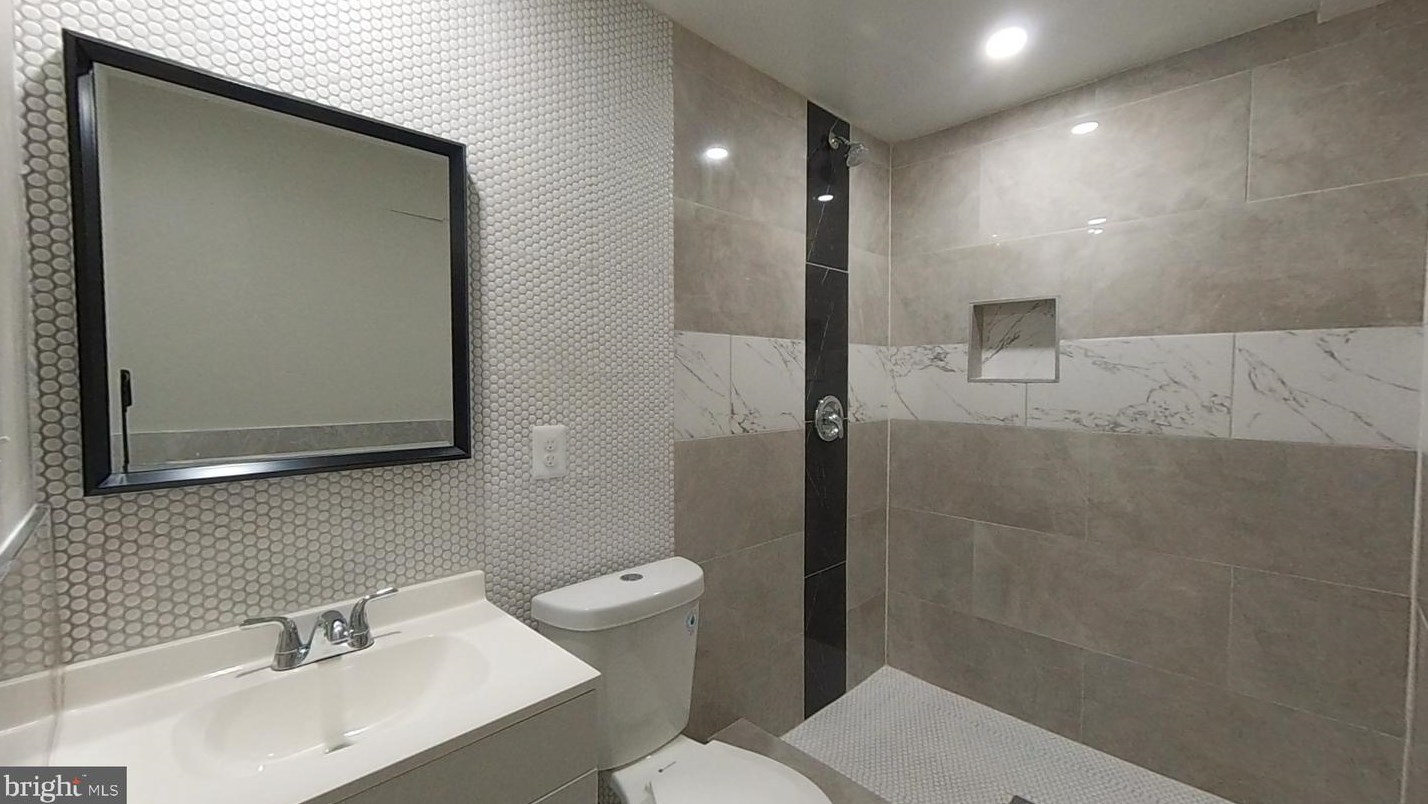 14008 Colesville Manor Pl, Silver Spring MD  20904-1100 exterior