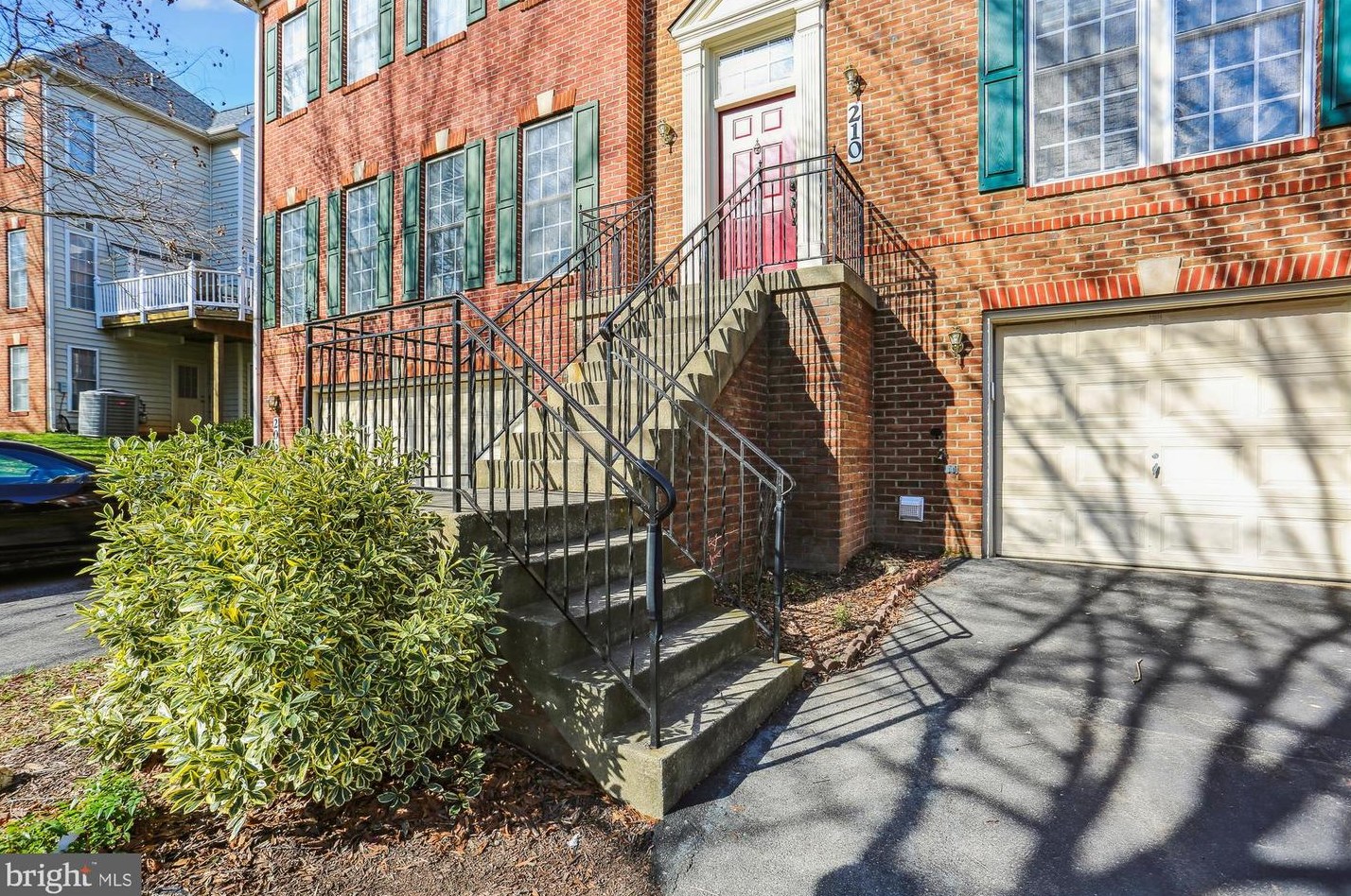 210 Painted Post Ln, Gaithersburg MD  20878-7856 exterior