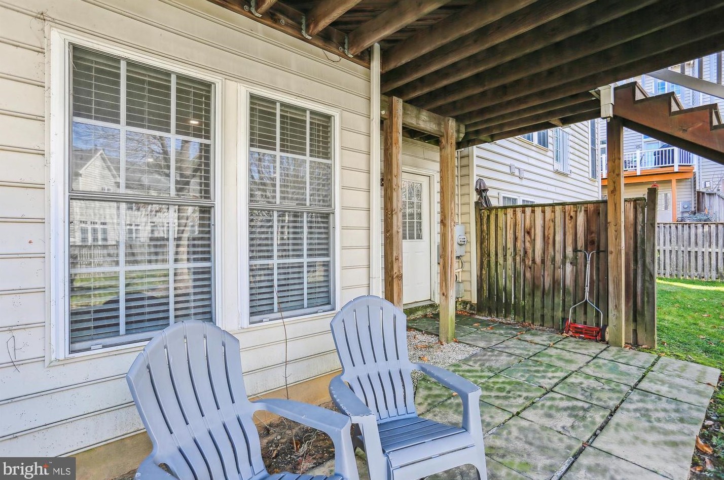 210 Painted Post Ln, Gaithersburg MD  20878-7856 exterior