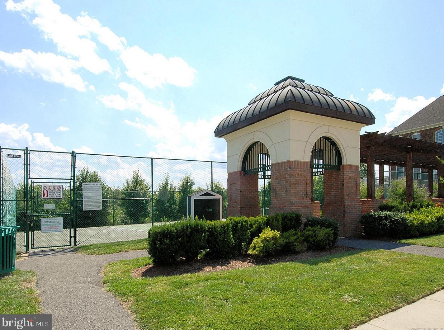 210 Painted Post Ln, Gaithersburg MD  20878-7856 exterior