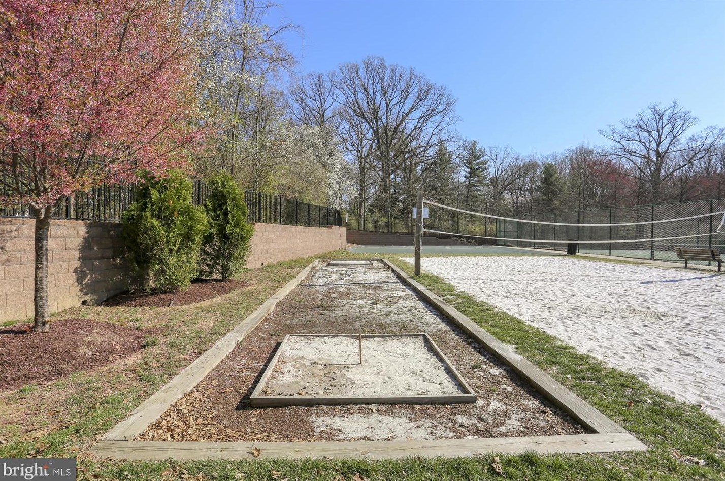 210 Painted Post Ln, Gaithersburg MD  20878-7856 exterior