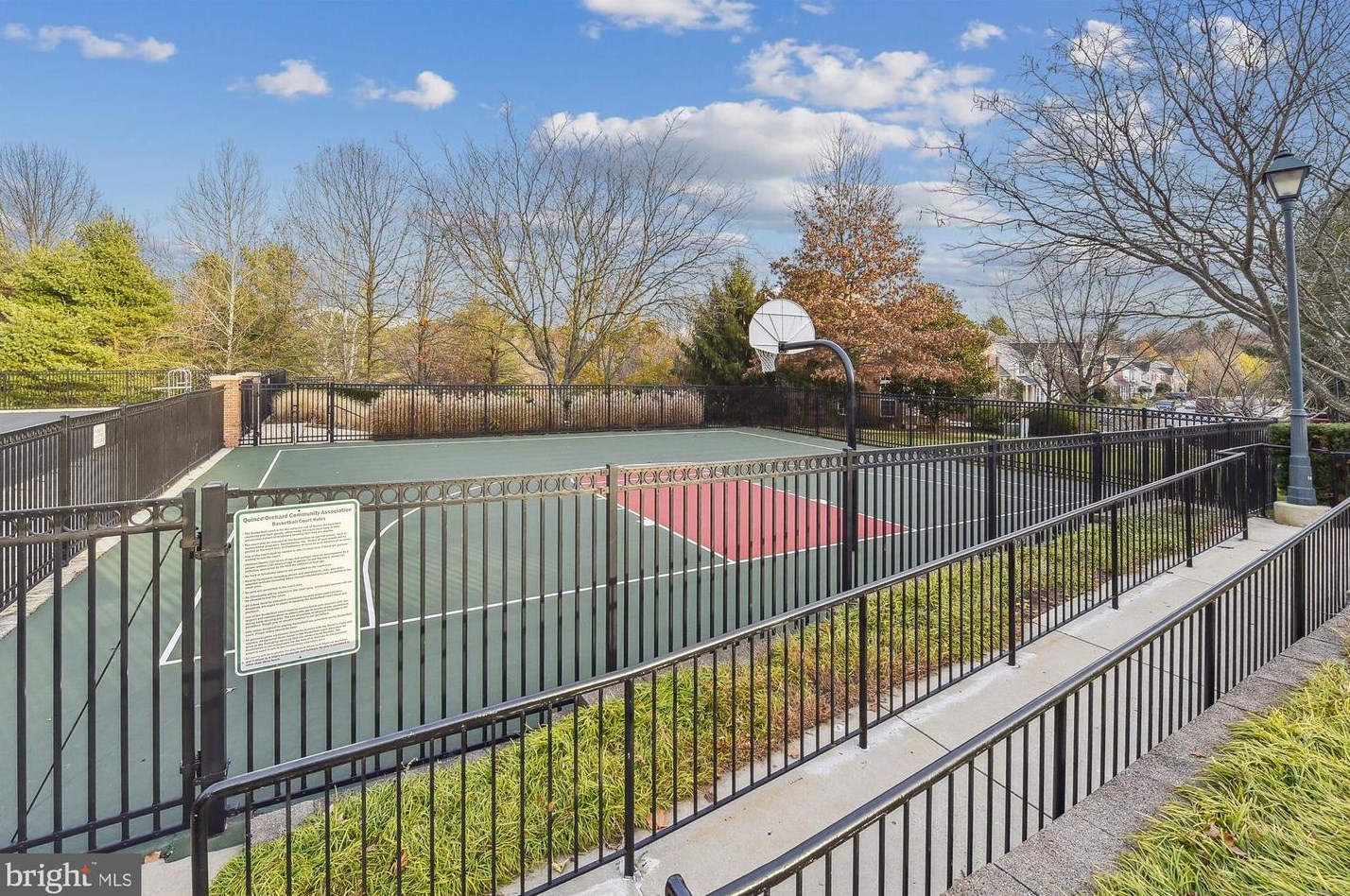 210 Painted Post Ln, Gaithersburg MD  20878-7856 exterior