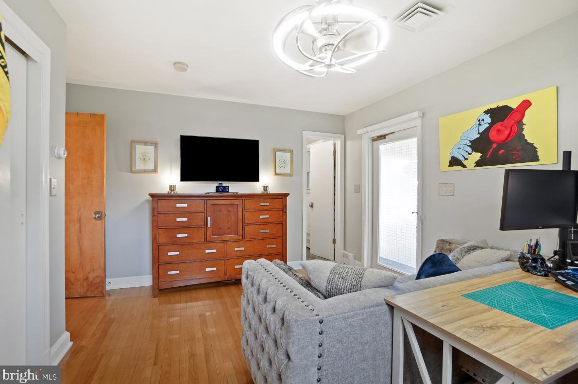 17708 Parkridge Dr, Gaithersburg MD  20878-1113 exterior