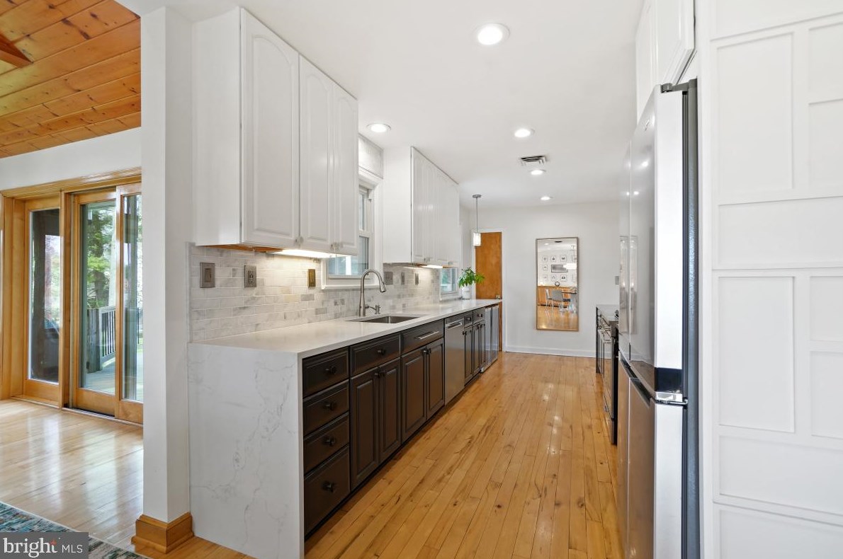17708 Parkridge Dr, Gaithersburg MD  20878-1113 exterior