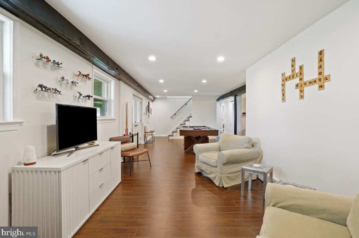 17708 Parkridge Dr, Gaithersburg MD  20878-1113 exterior