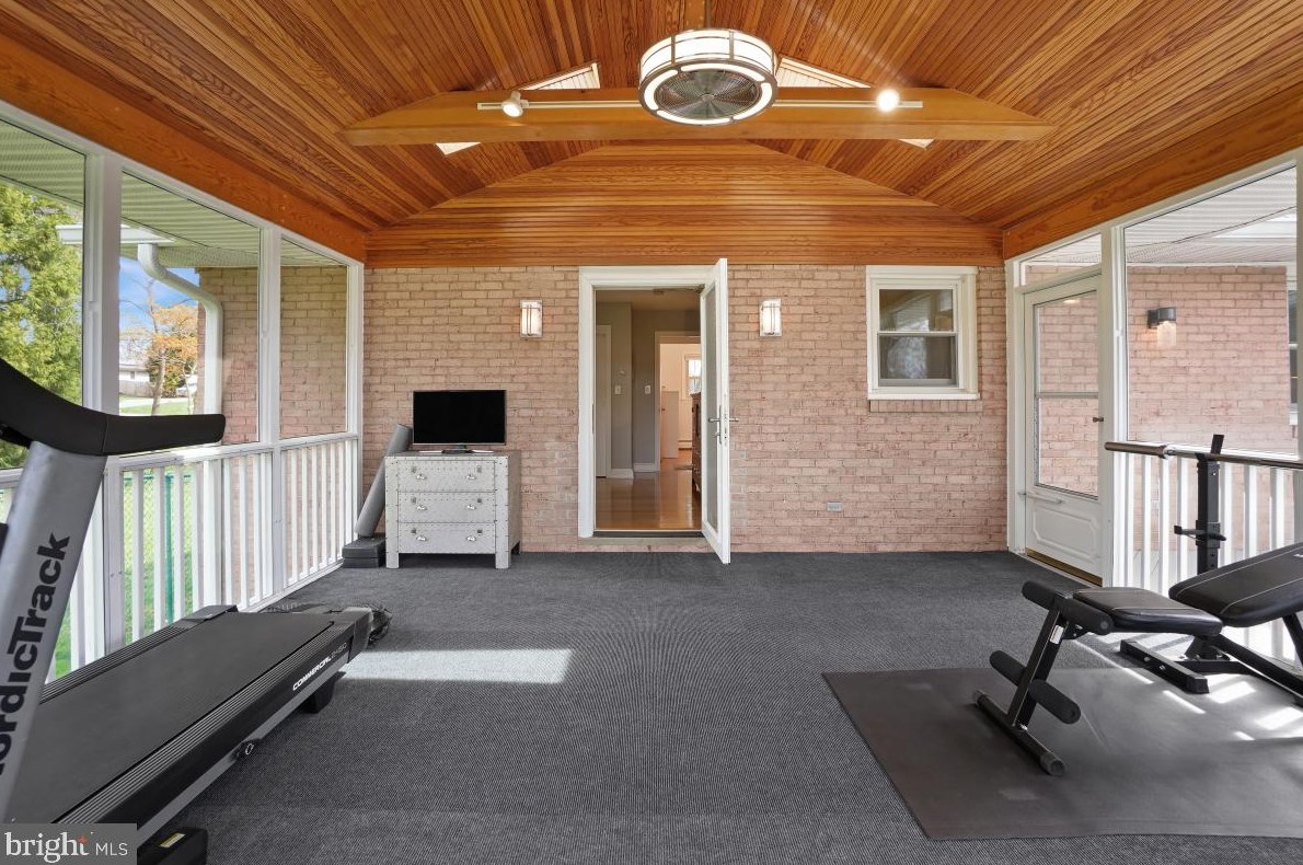 17708 Parkridge Dr, Gaithersburg MD  20878-1113 exterior