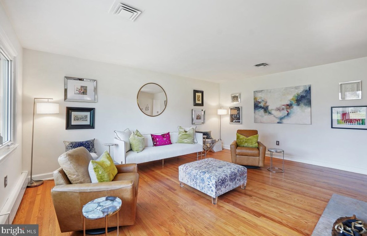 17708 Parkridge Dr, Gaithersburg MD  20878-1113 exterior