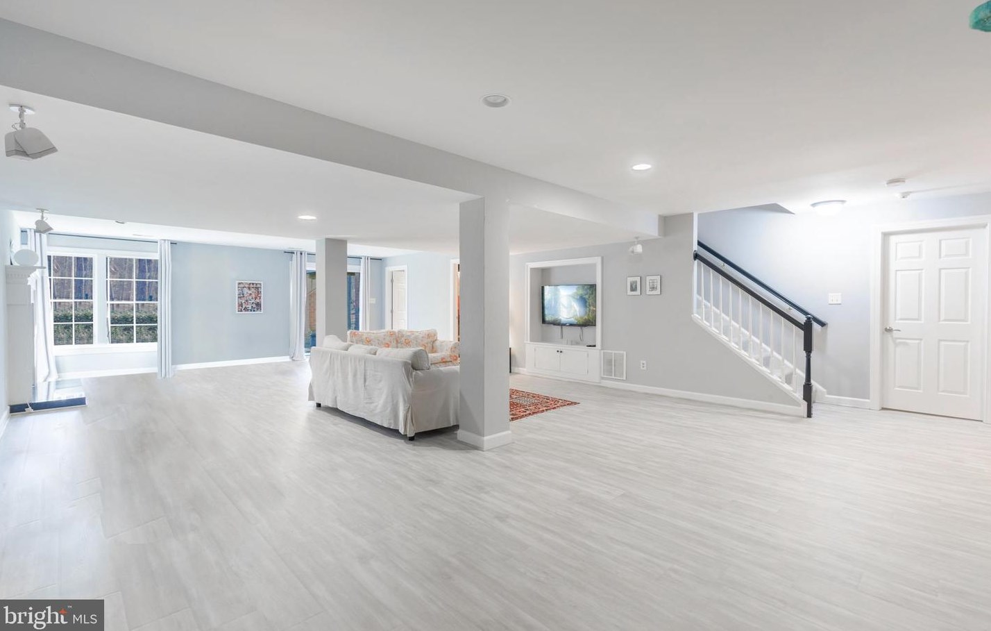 8800 Deer Hollow Ln, Rockville MD 20854-5440 exterior