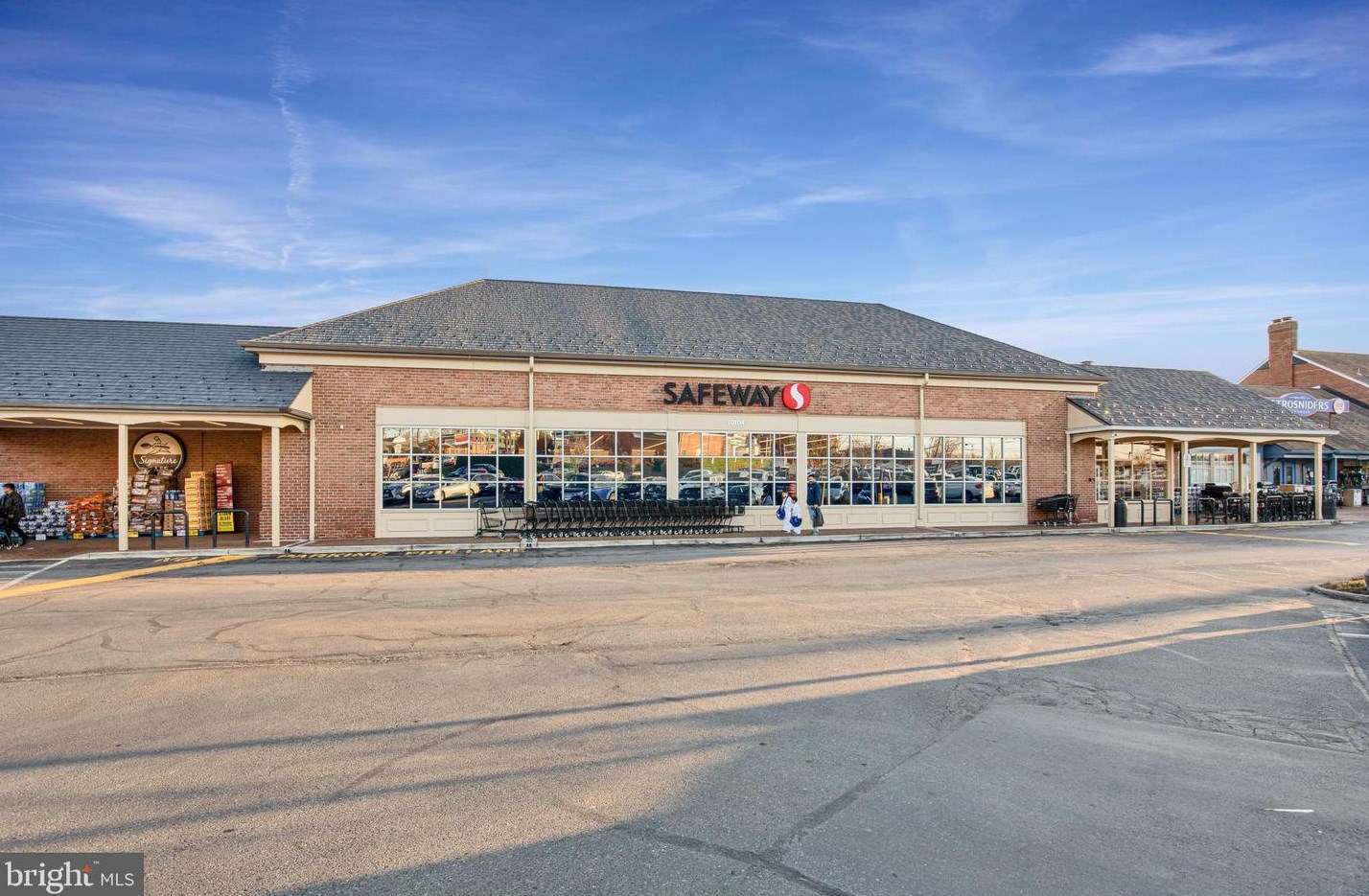 8800 Deer Hollow Ln, Rockville MD 20854-5440 exterior