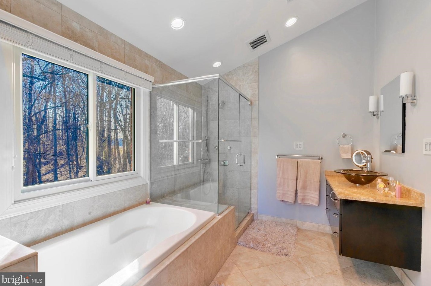 8800 Deer Hollow Ln, Rockville MD 20854-5440 exterior