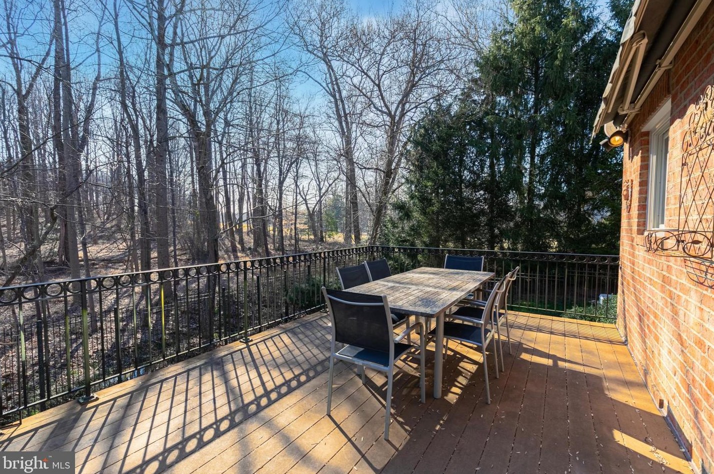 8800 Deer Hollow Ln, Rockville MD 20854-5440 exterior