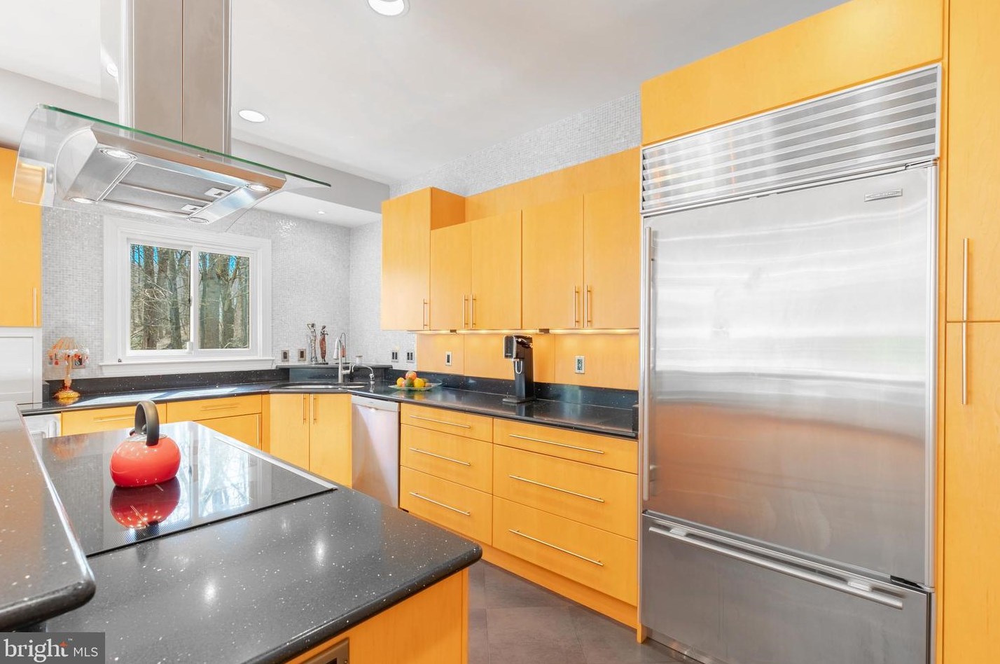 8800 Deer Hollow Ln, Rockville MD 20854-5440 exterior