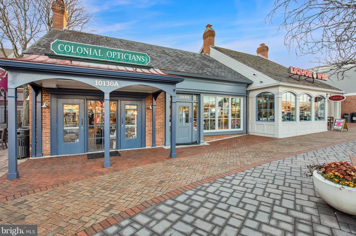 8800 Deer Hollow Ln, Rockville MD 20854-5440 exterior