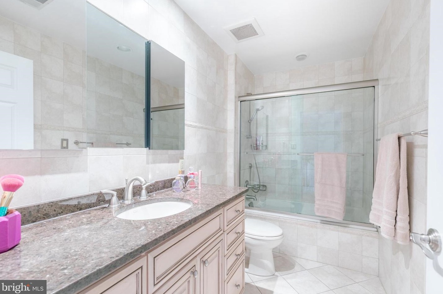 8800 Deer Hollow Ln, Rockville MD 20854-5440 exterior