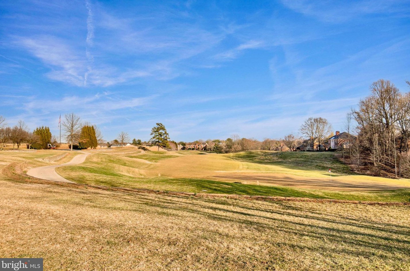 8800 Deer Hollow Ln, Rockville MD 20854-5440 exterior