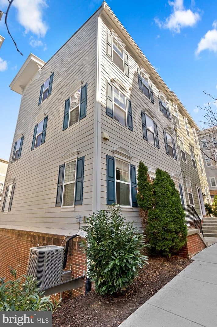 321 Belt Pl, Gaithersburg, MD 20877-3140