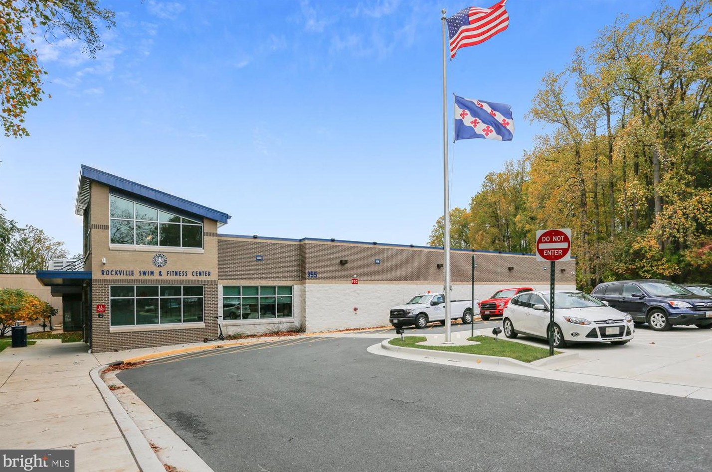 4608 Creek Shore Dr, Rockville MD 20852-2410 exterior