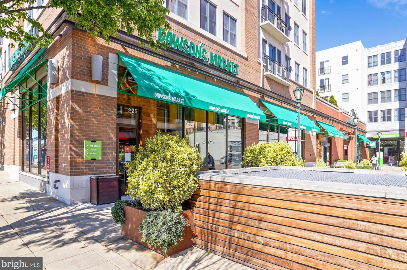 4608 Creek Shore Dr, Rockville MD 20852-2410 exterior