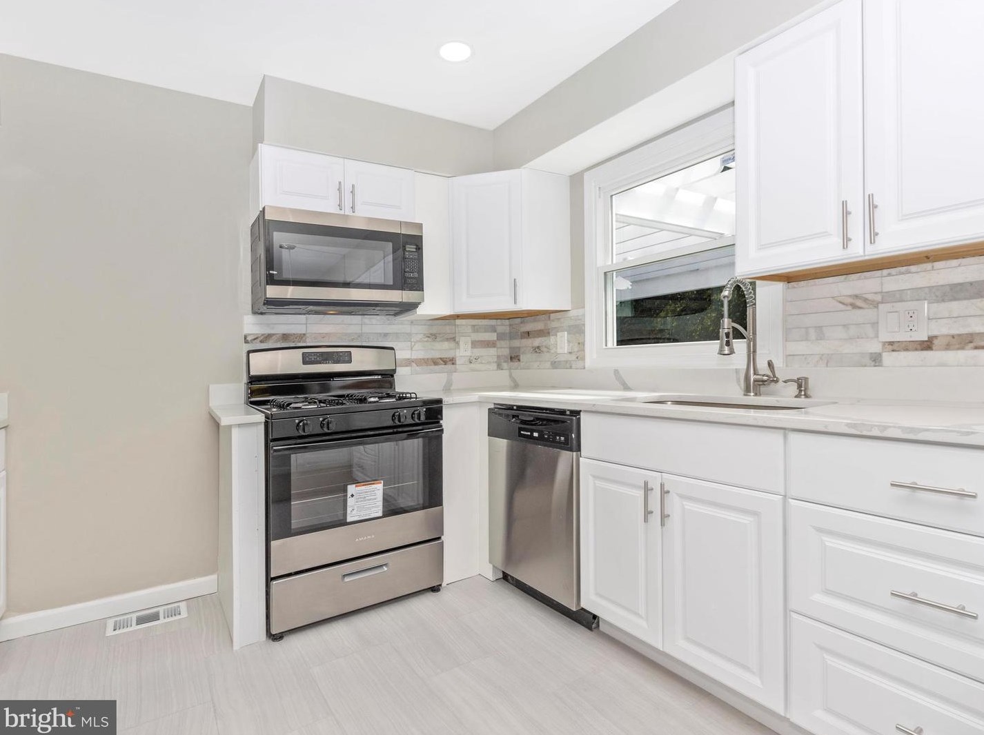 2608 Bluhaven Ct, Silver Spring MD 20906-3116 exterior