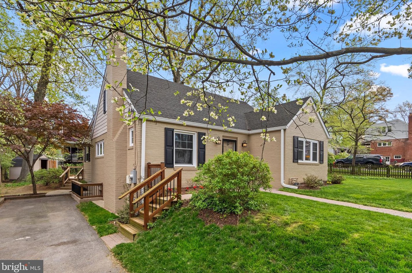 10425 Edgewood Ave, Silver Spring, MD 20901-1911