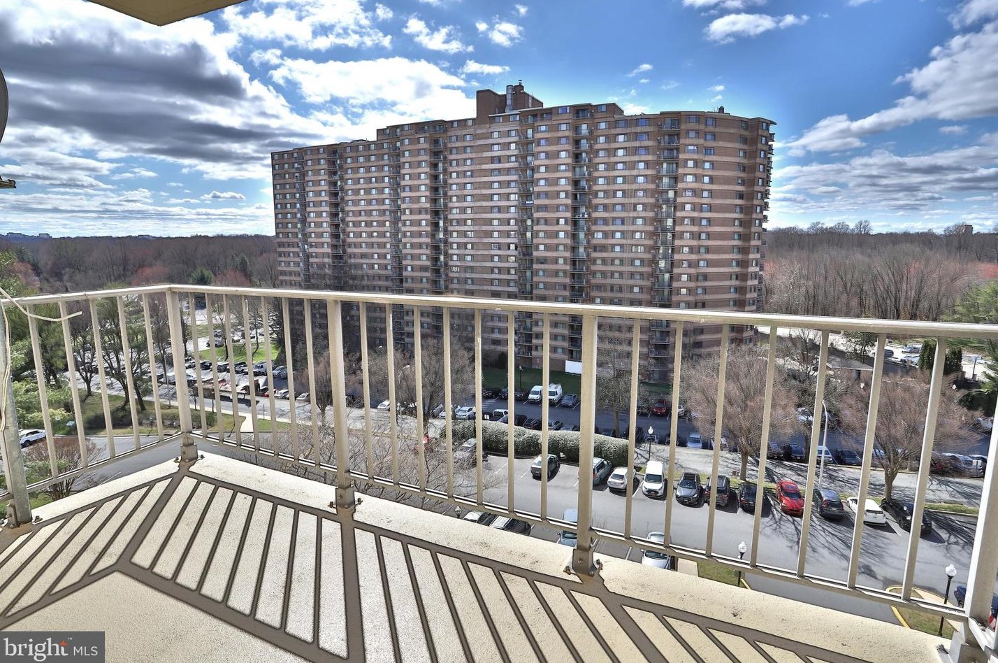1121 University Blvd W #809-b, Silver Spring, MD 20902