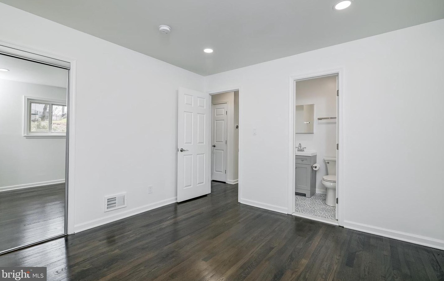 814 Orange Dr, Silver Spring MD 20901-1002 exterior