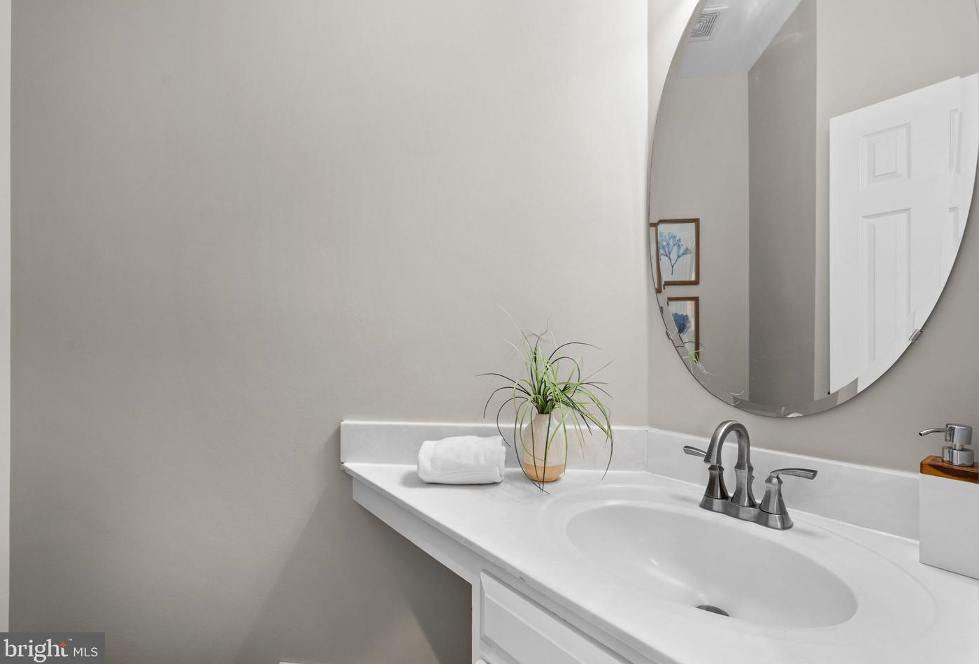 1708 Ladd St, Silver Spring MD 20902-3521 exterior