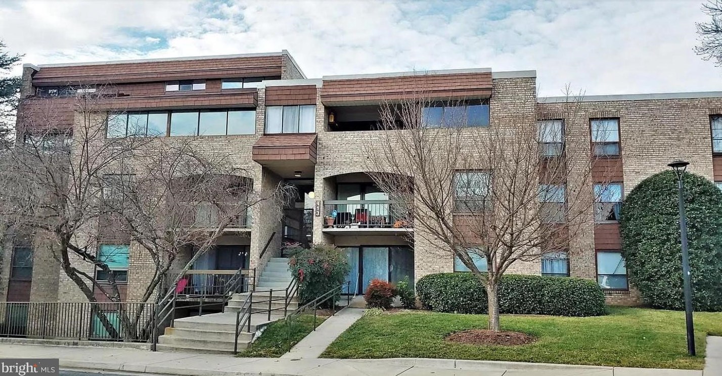 413 Christopher Ave, Gaithersburg MD  20879-3531 exterior