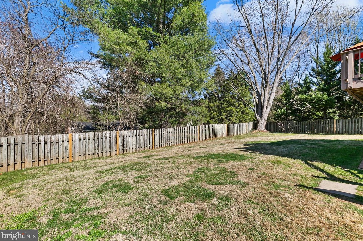 11509 Piney Lodge Rd, Gaithersburg MD  20878-2443 exterior