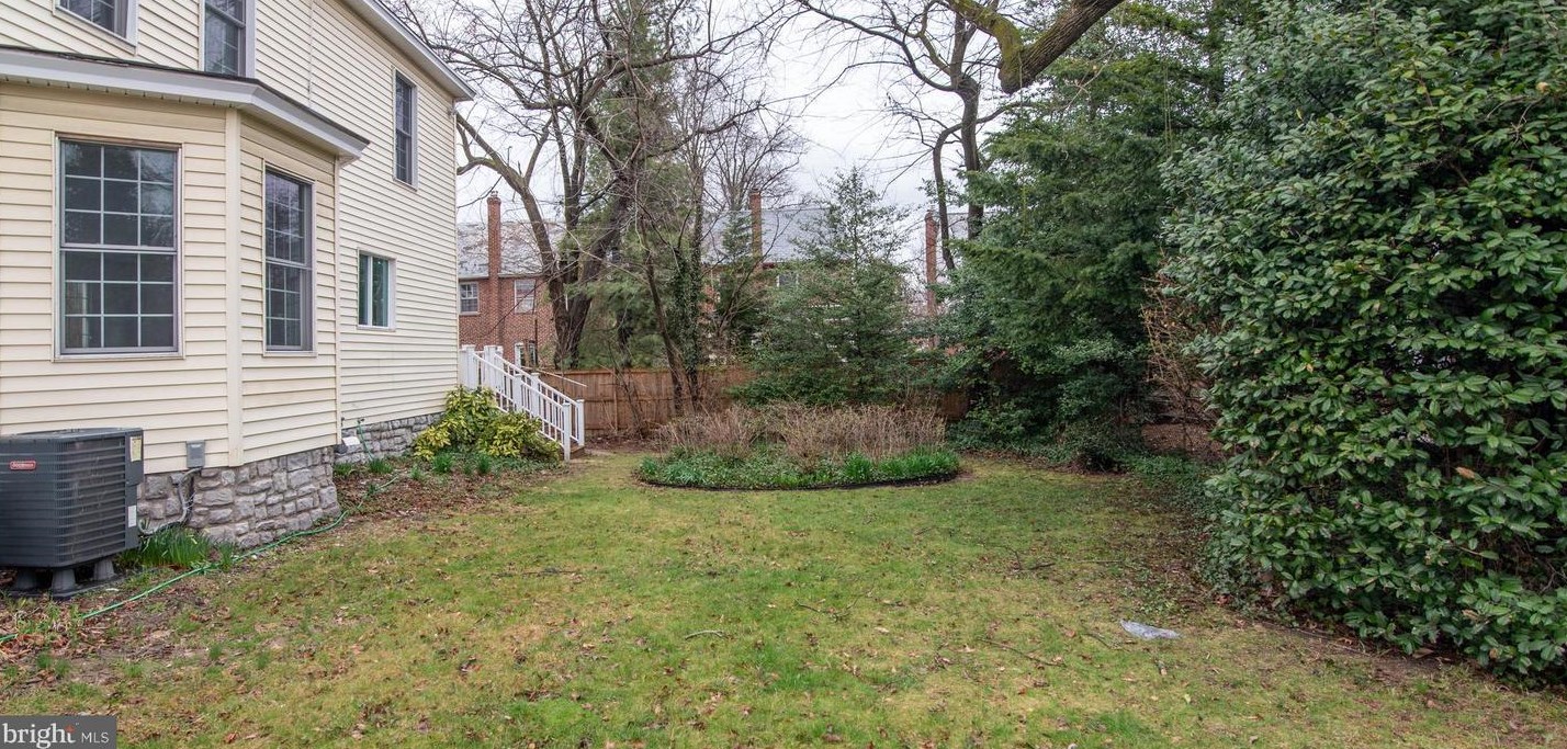 827 Philadelphia Ave, Silver Spring MD  20910-4935 exterior