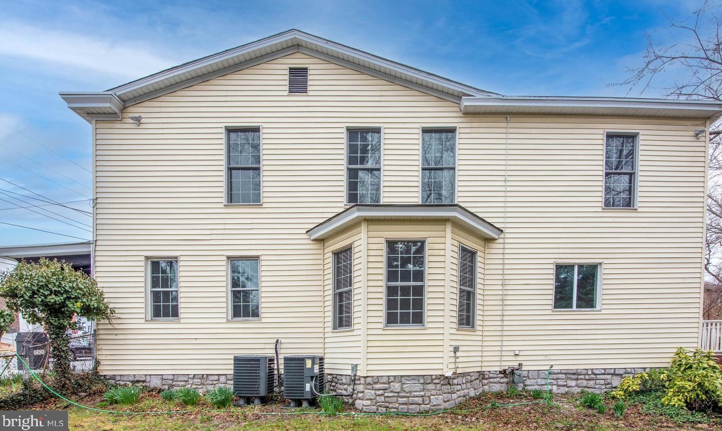 827 Philadelphia Ave, Silver Spring MD  20910-4935 exterior