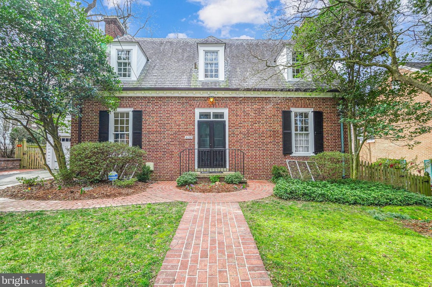 5108 Duvall Dr, Bethesda, MD 20816-1877