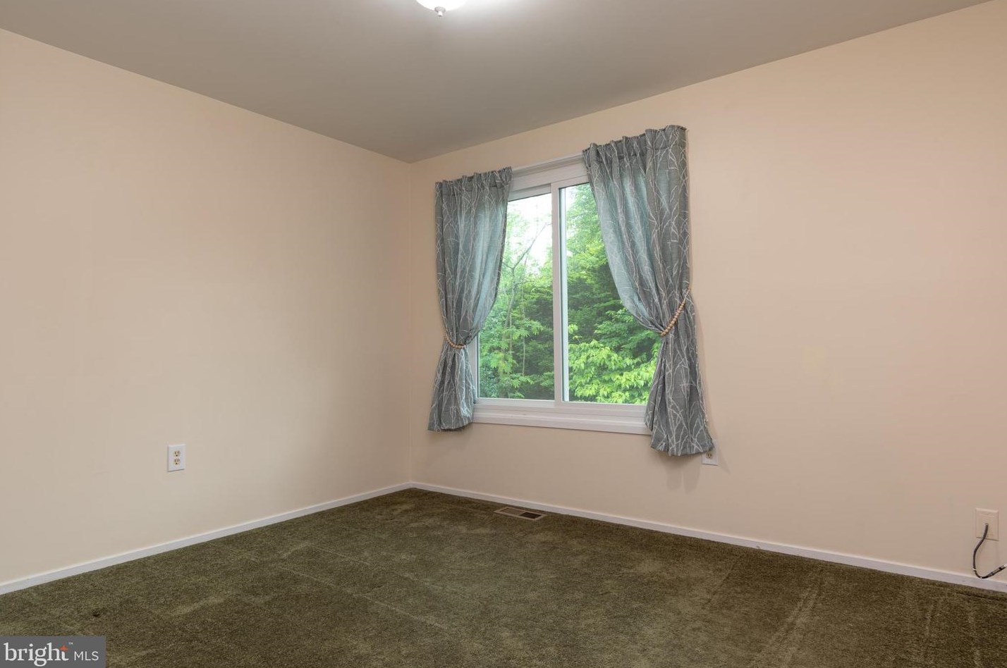 10722 Lester St, Silver Spring MD 20902-3760 exterior