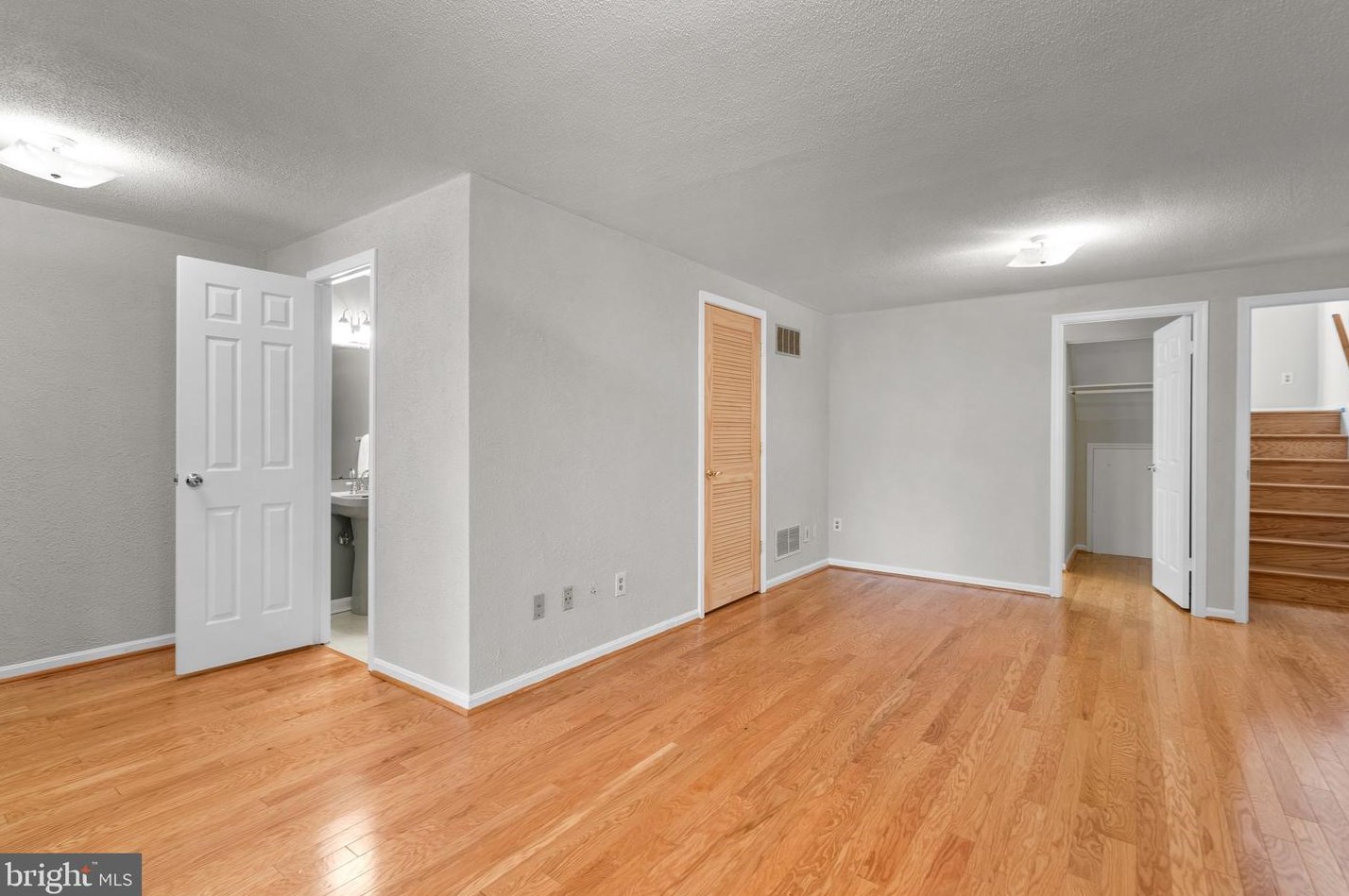 91 Travis Ct, Gaithersburg MD  20879-3315 exterior