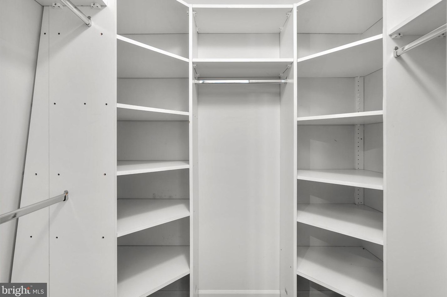 9102 Darnestown Rd, Rockville MD  20850-3106 exterior