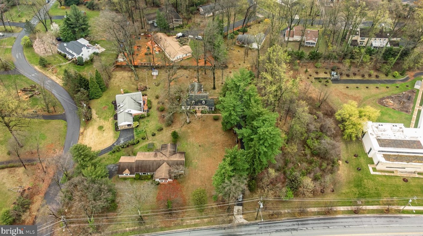 9102 Darnestown Rd, Rockville MD  20850-3106 exterior