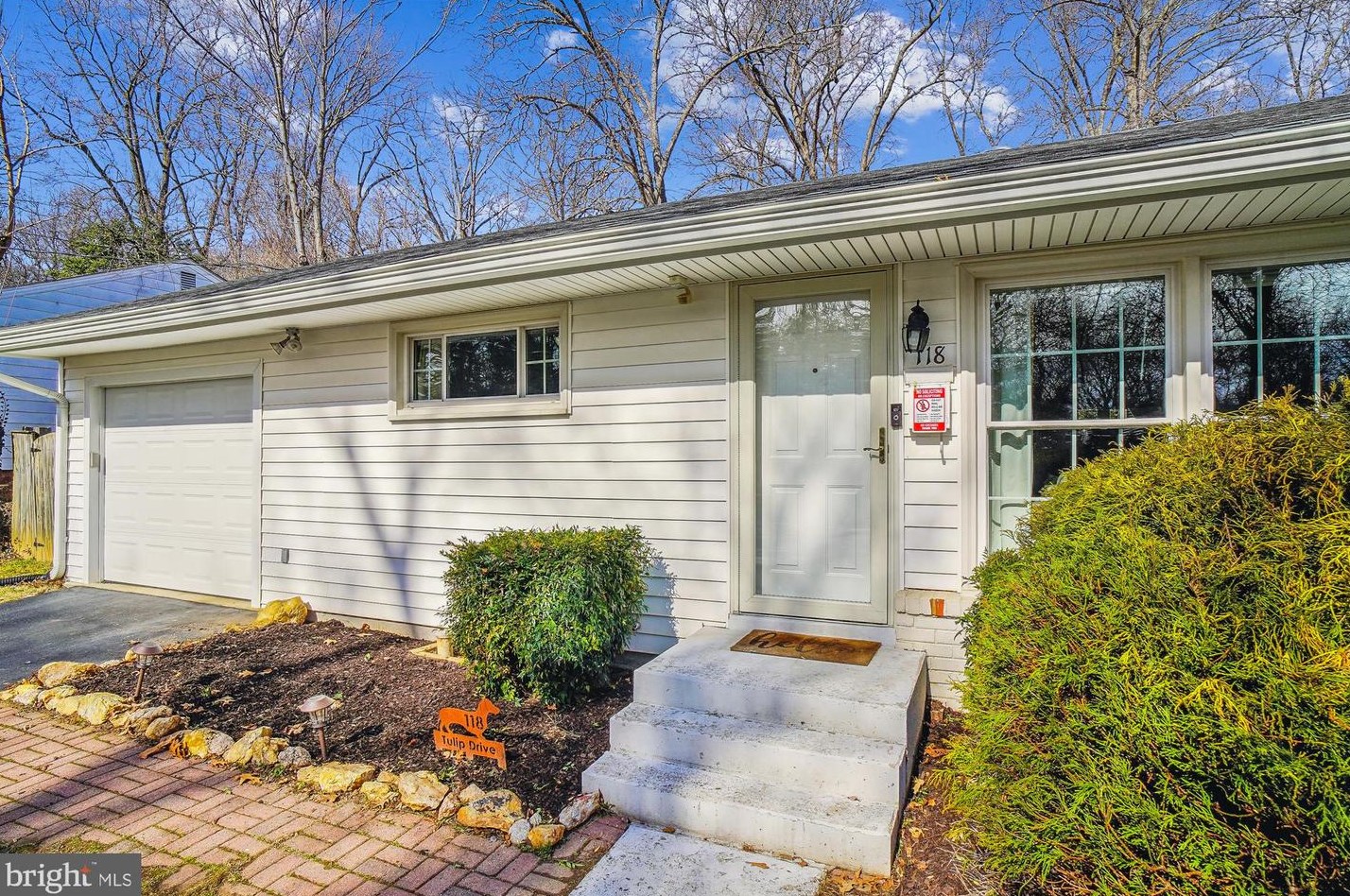 118 Tulip Dr, Gaithersburg MD  20877-2029 exterior